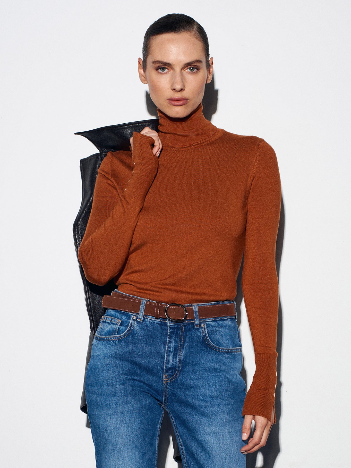 Naya Turtleneck Sweater