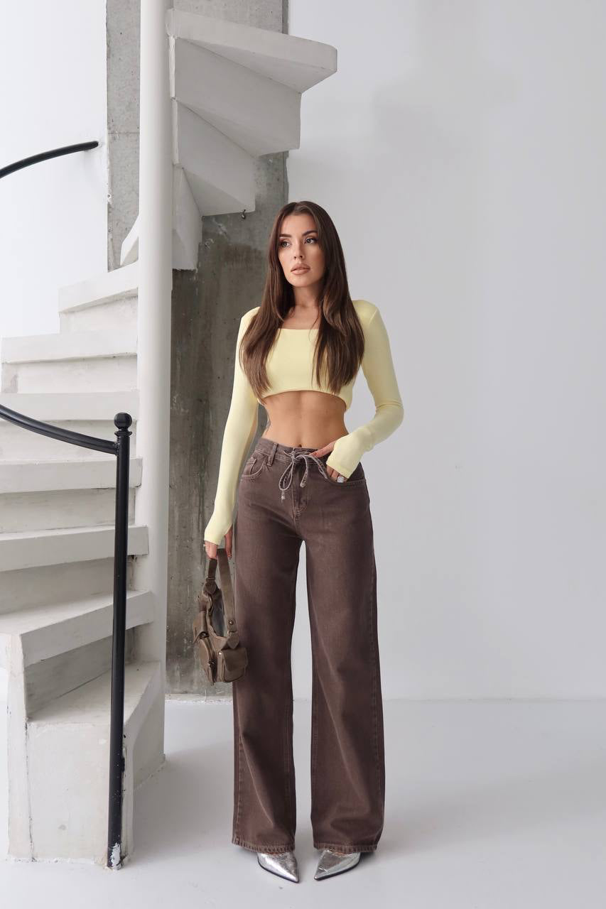 ג׳ינס 2320 בגזרה גבוהה ורחבה