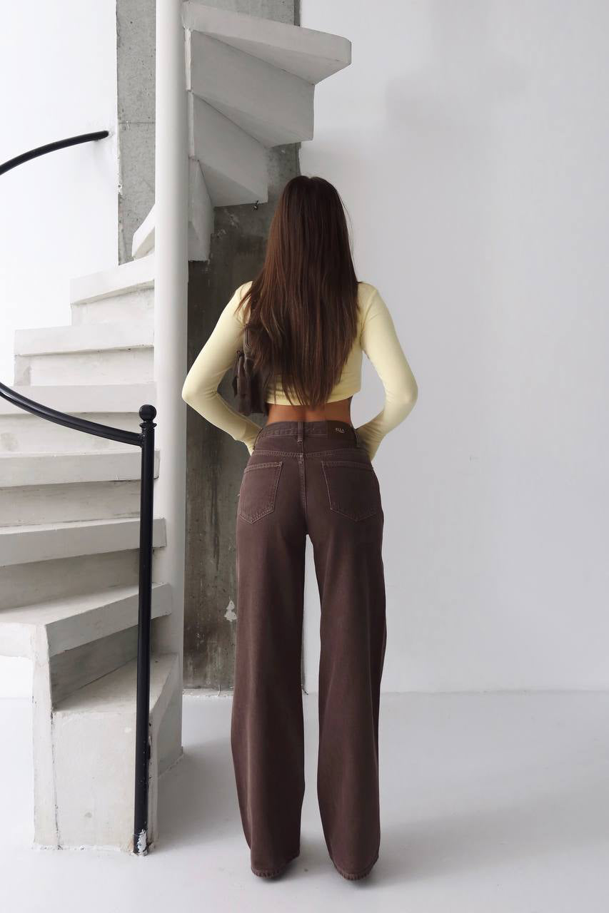 ג׳ינס 2320 בגזרה גבוהה ורחבה