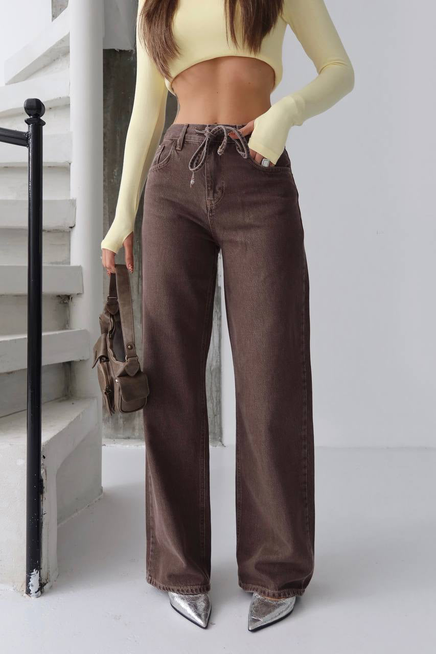 ג׳ינס 2320 בגזרה גבוהה ורחבה