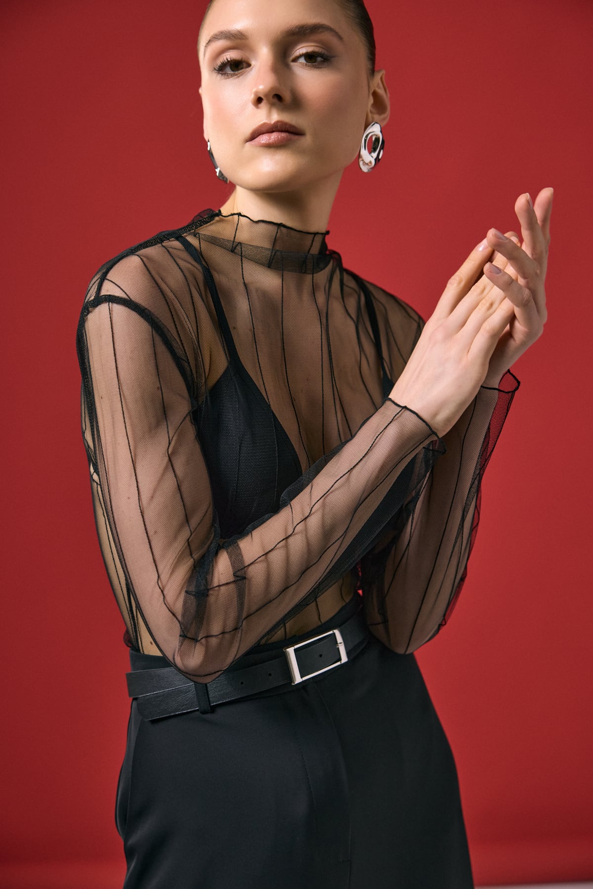 חולצה שקופה מפוספסת שחור