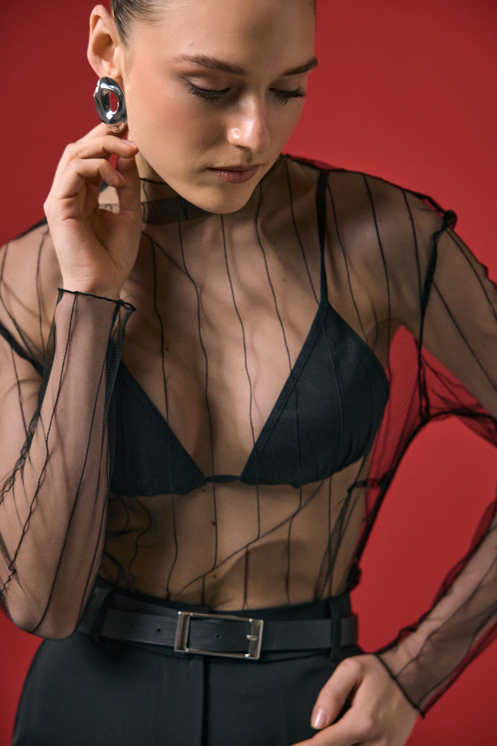 חולצה שקופה מפוספסת שחור